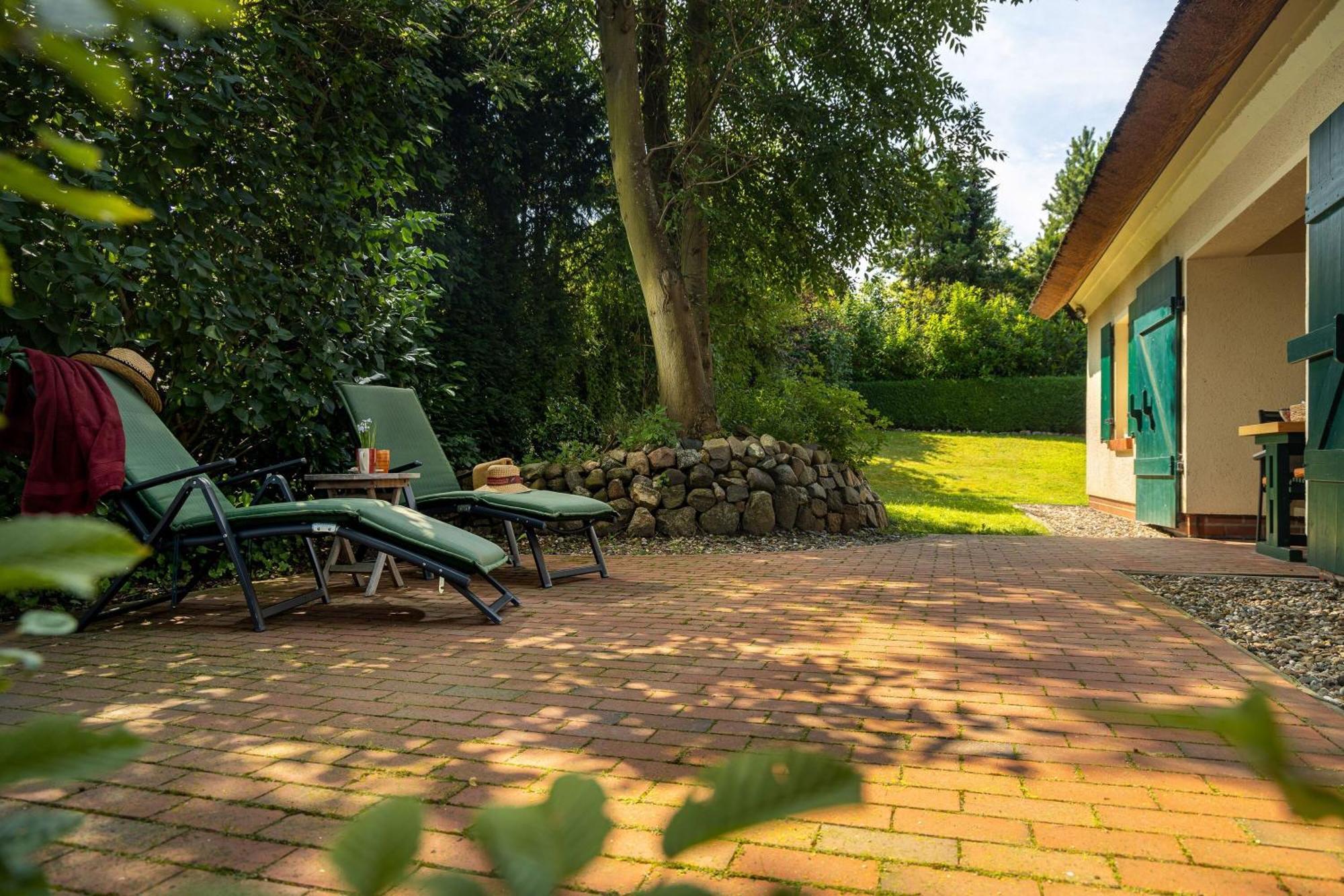 Ferienhaus Preetz 1A - Idylle Unter Reet Burtevitz Luaran gambar
