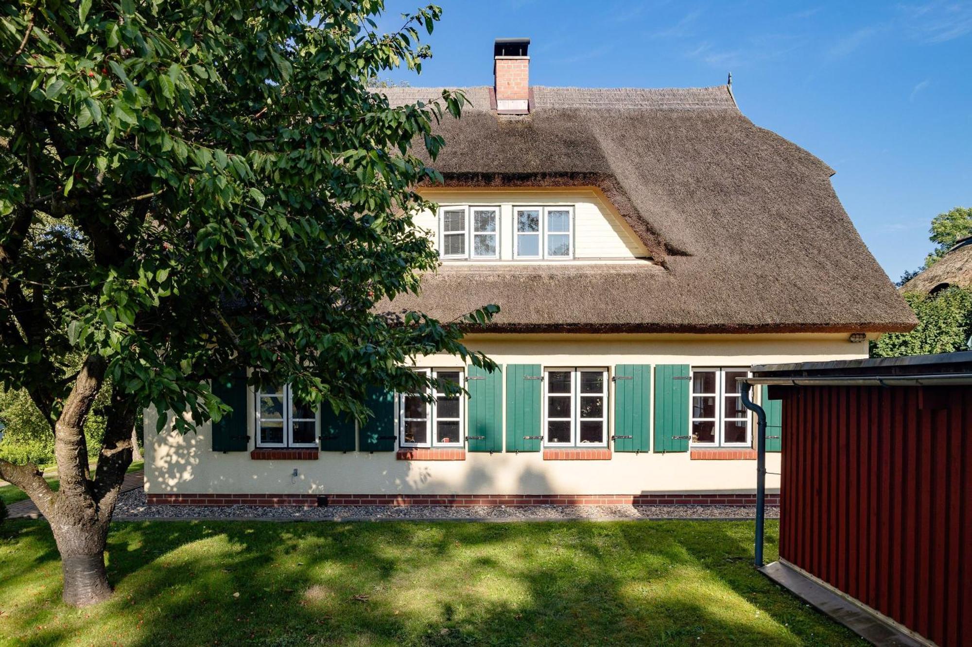 Ferienhaus Preetz 1A - Idylle Unter Reet Burtevitz Luaran gambar