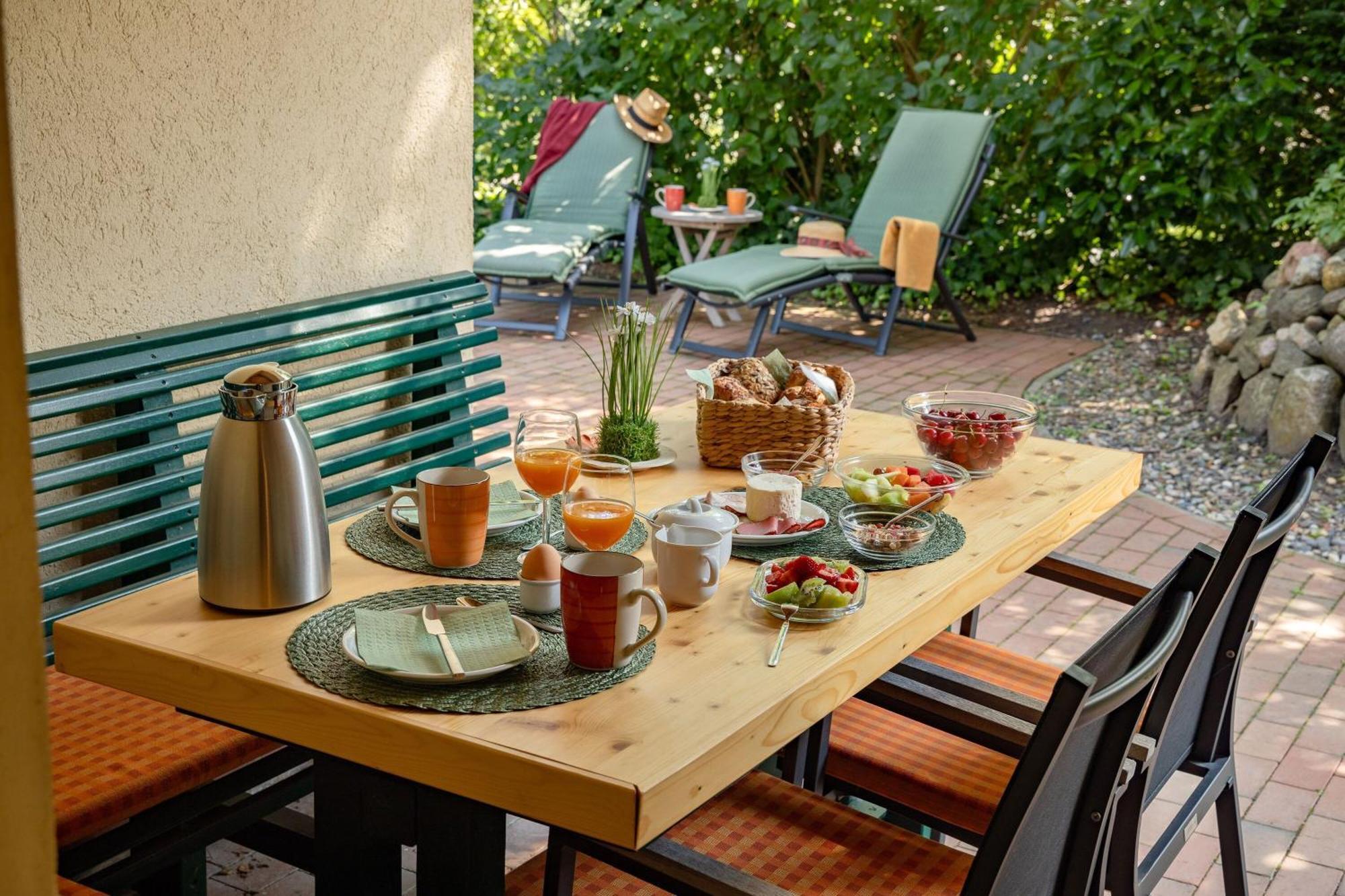 Ferienhaus Preetz 1A - Idylle Unter Reet Burtevitz Luaran gambar