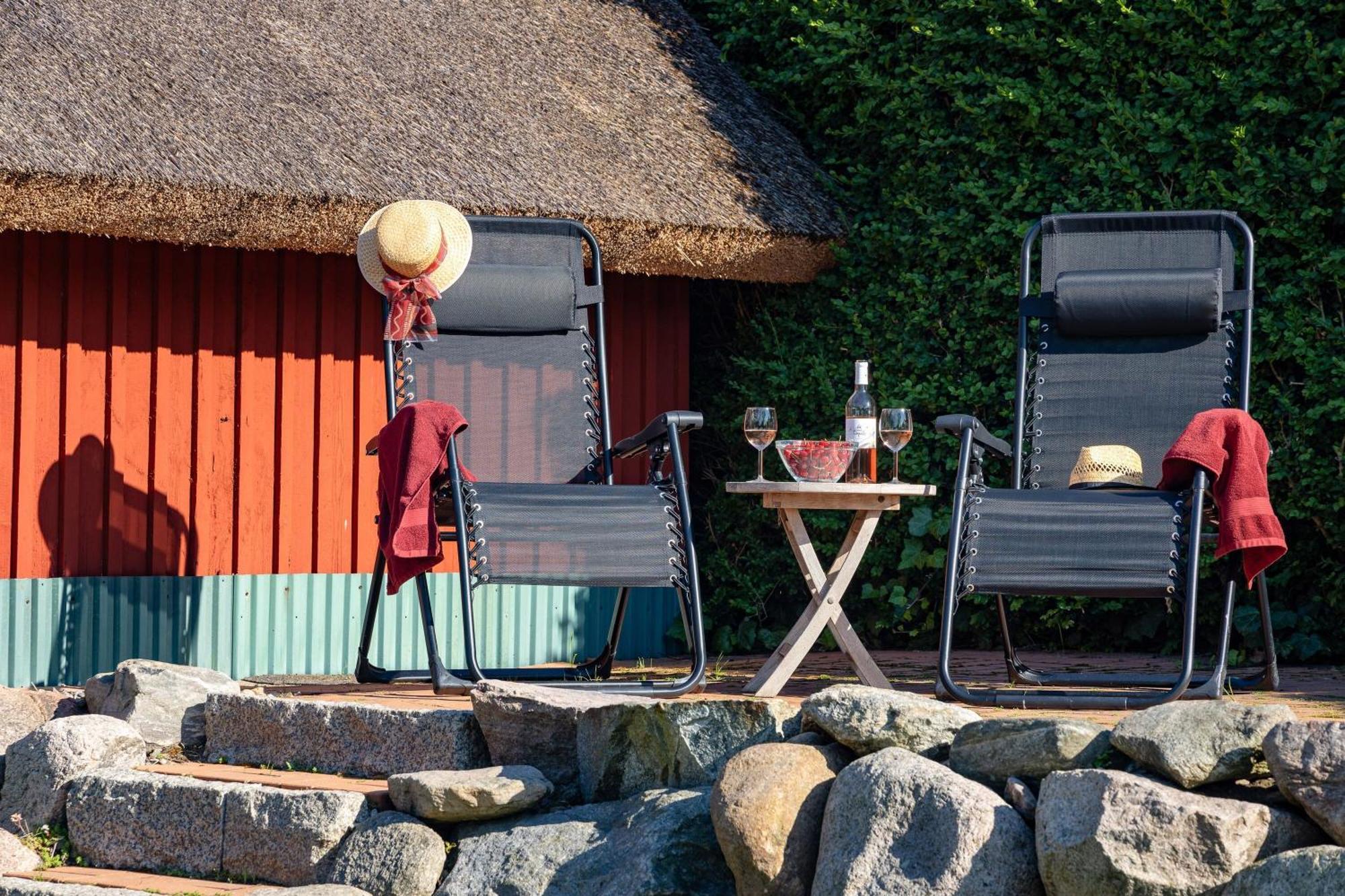 Ferienhaus Preetz 1A - Idylle Unter Reet Burtevitz Luaran gambar