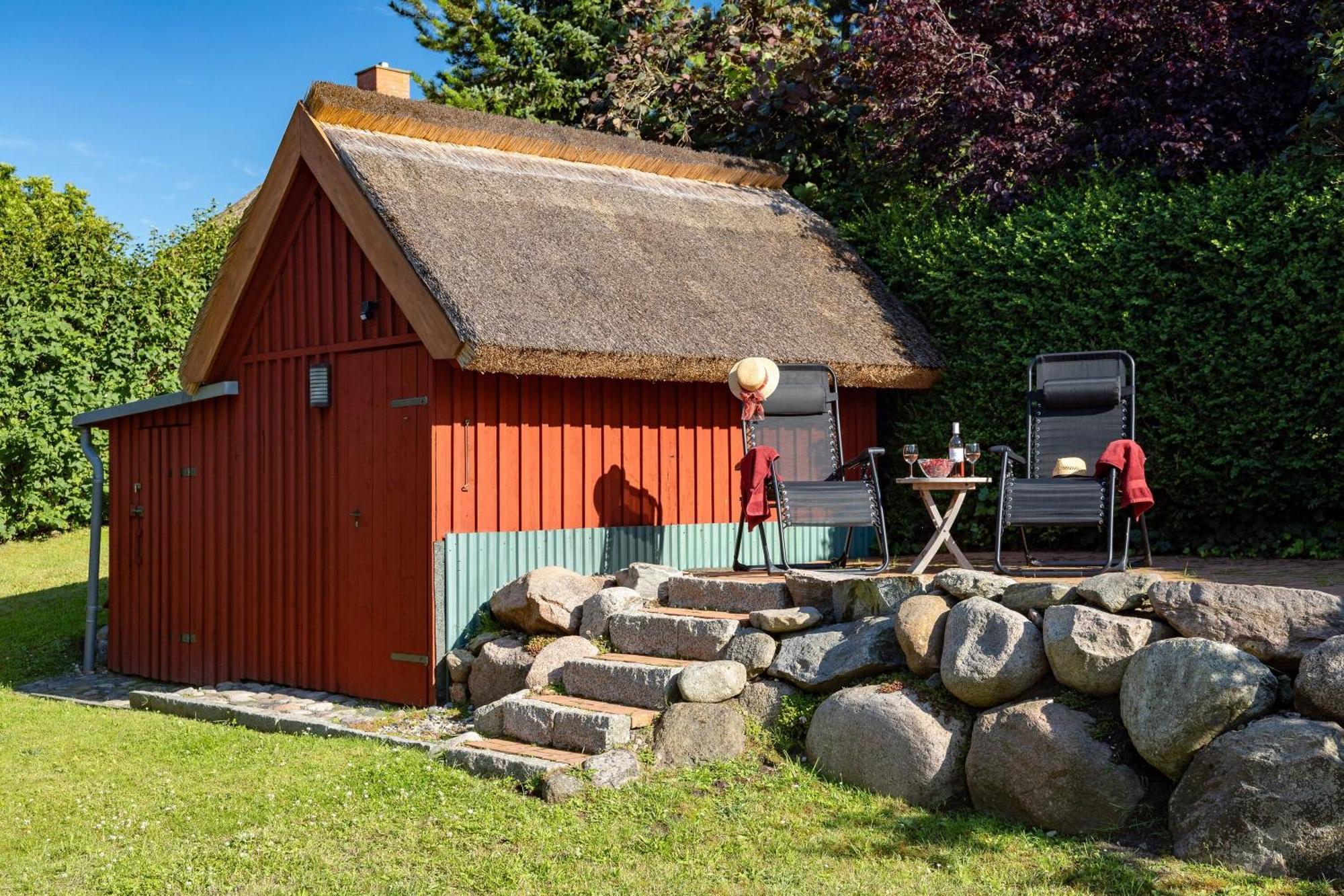 Ferienhaus Preetz 1A - Idylle Unter Reet Burtevitz Luaran gambar