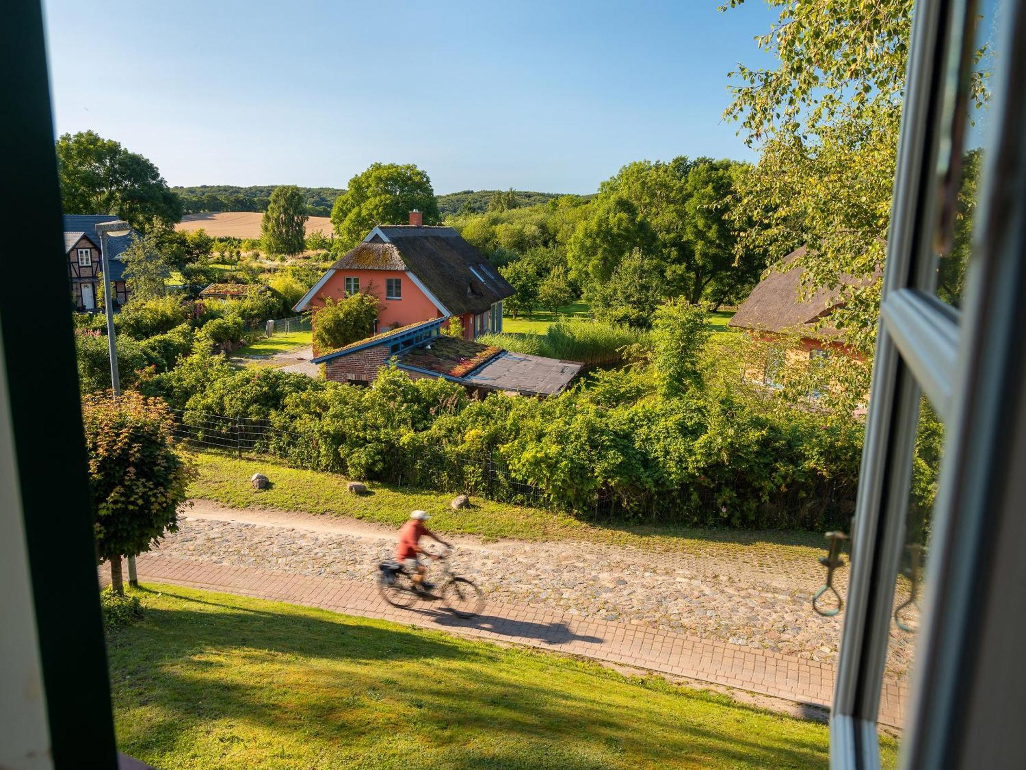 Ferienhaus Preetz 1A - Idylle Unter Reet Burtevitz Luaran gambar